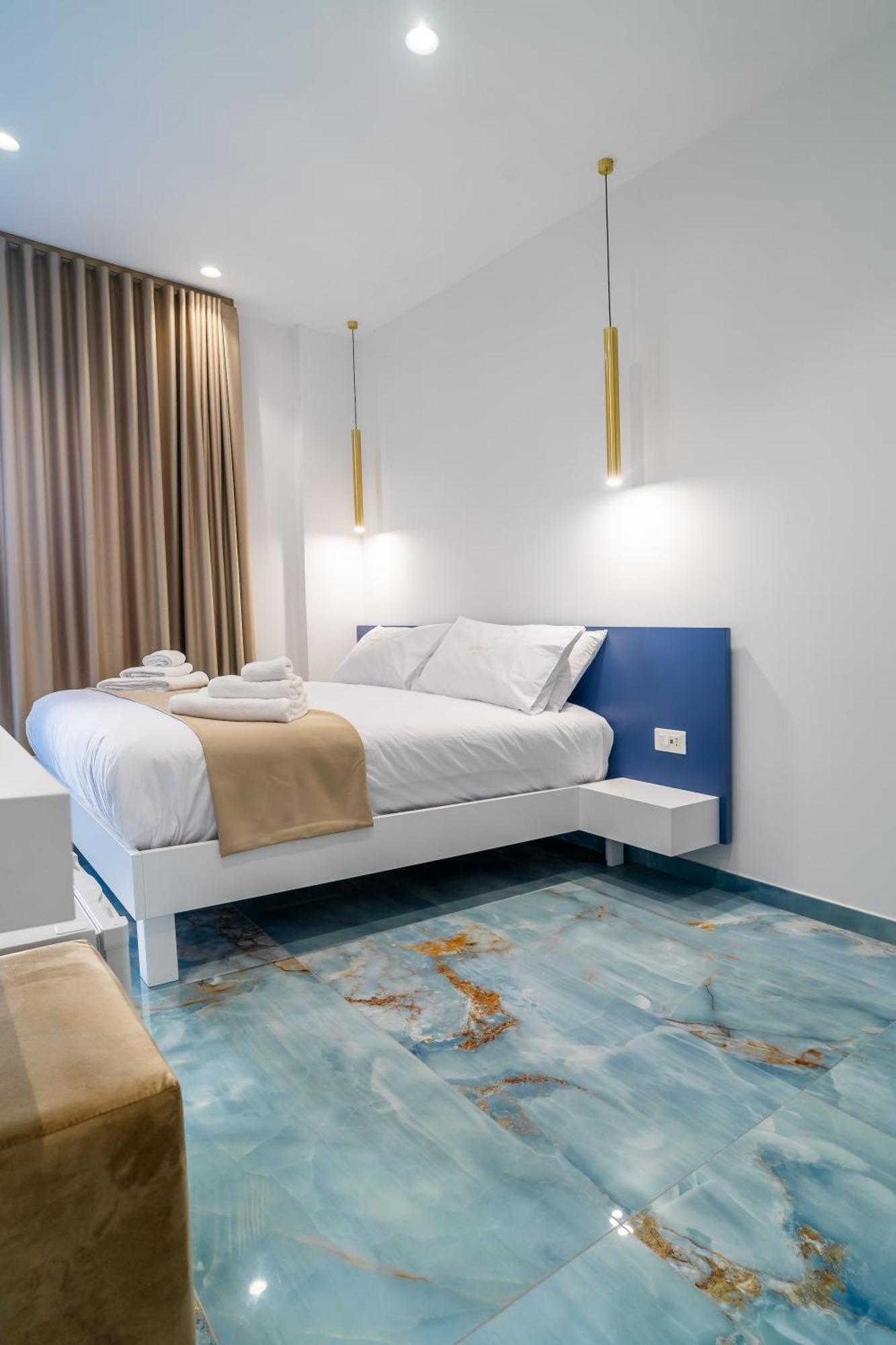 Suite 14 Scalea Exterior foto